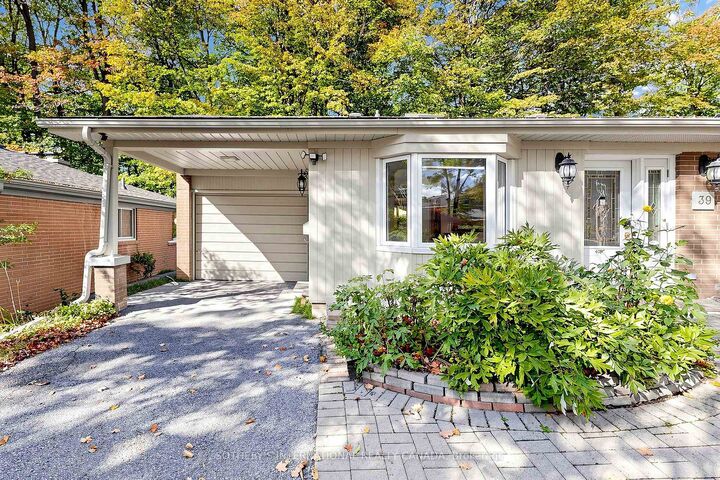 Property Photo:  39 Sagebrush Lane  ON M3A 1X4 