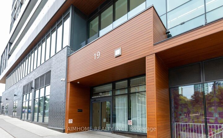 Property Photo:  19 Western Battery Road 1808  ON M6K 0E3 