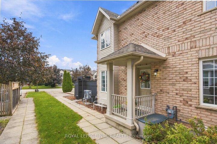 Property Photo:  13 Flynn Court  ON L2S 4E1 