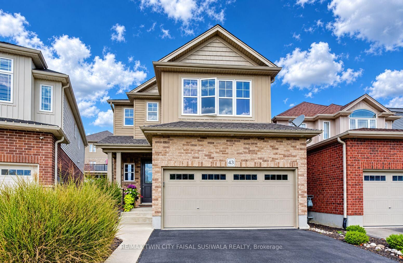 Property Photo:  43 Rivertrail Avenue  ON N2A 0H8 