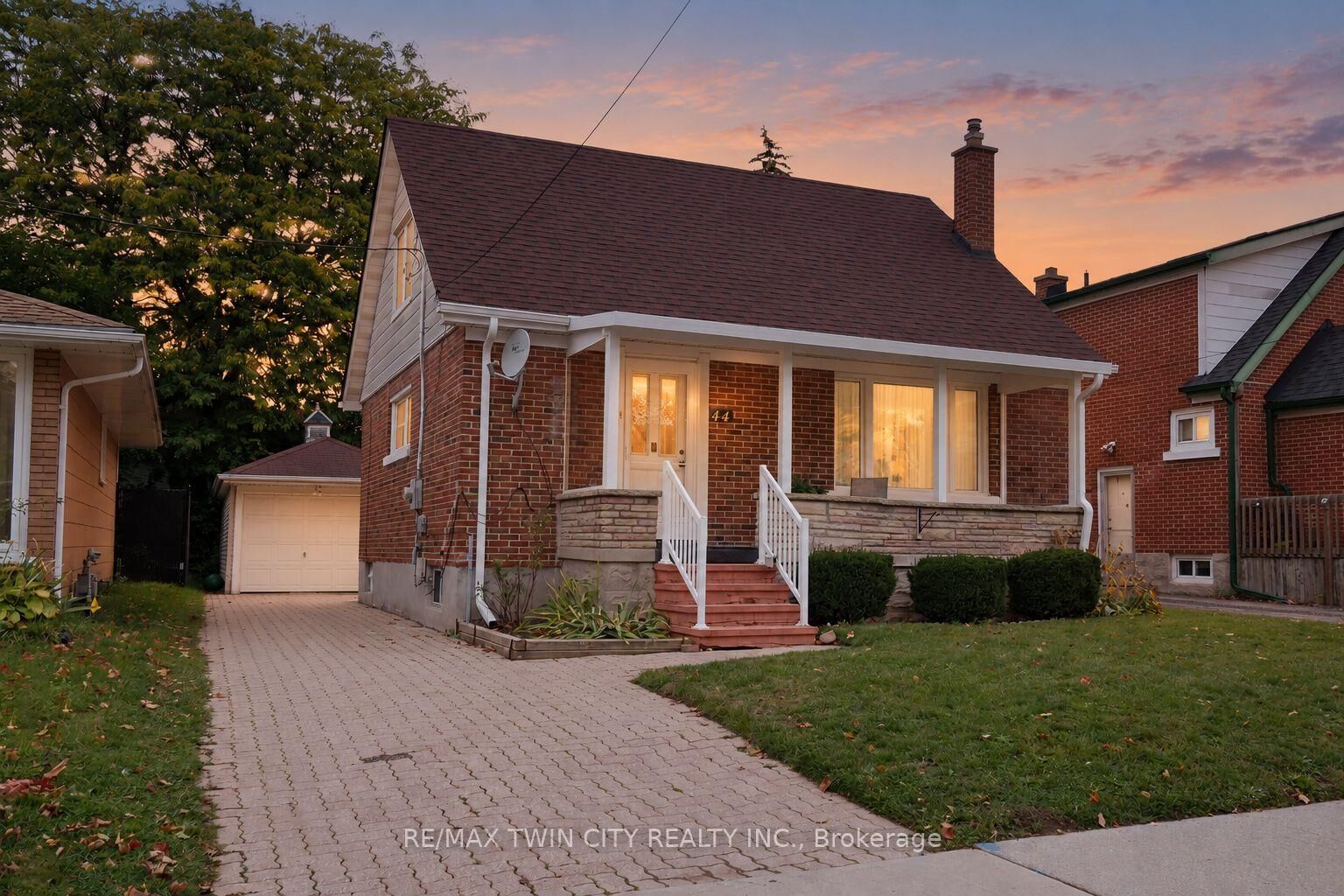 Property Photo:  44 Ruby Street  ON N2M 3E3 