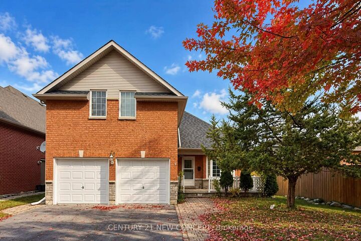 Property Photo: 95 Bayview Avenue N ON L4P 3Z3