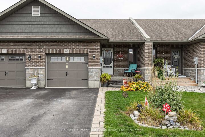 Property Photo:  83 Aspen Drive  ON K8V 0E2 