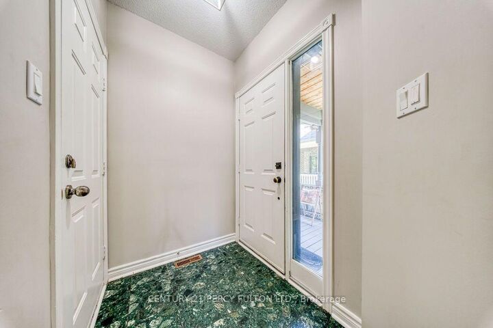 Property Photo:  5522 Holbrook Road  ON L5M 5G4 