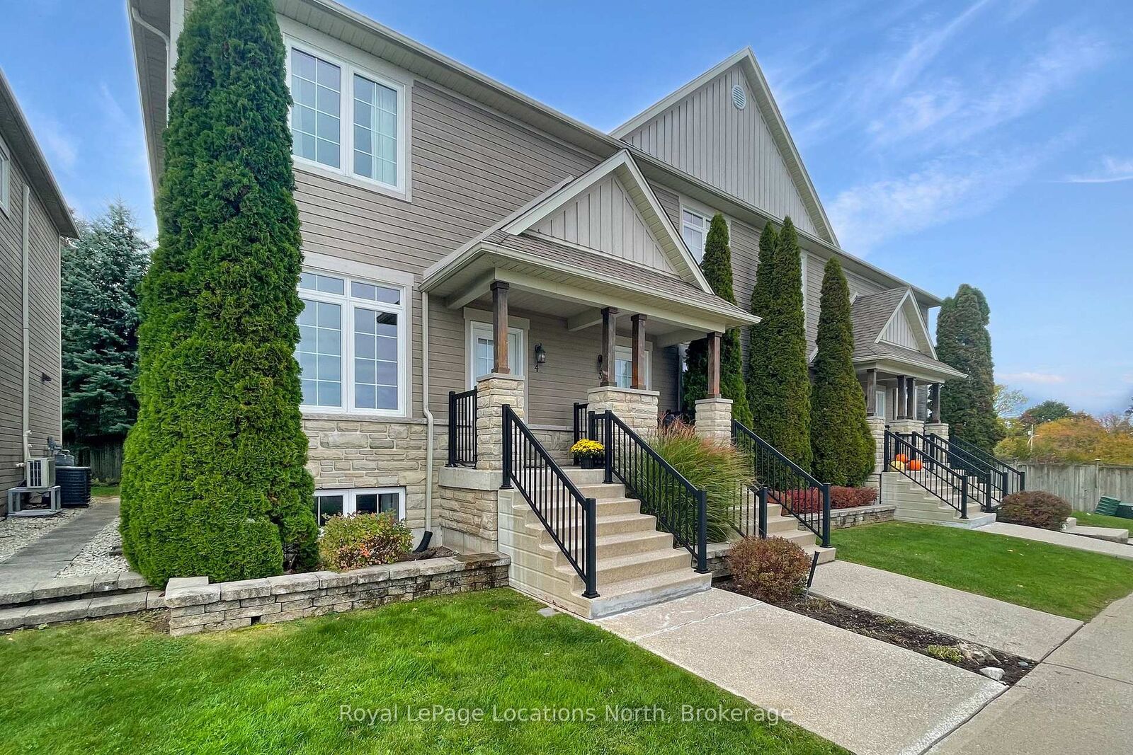 Property Photo:  24 Albery Court 4  ON N4L 0A3 
