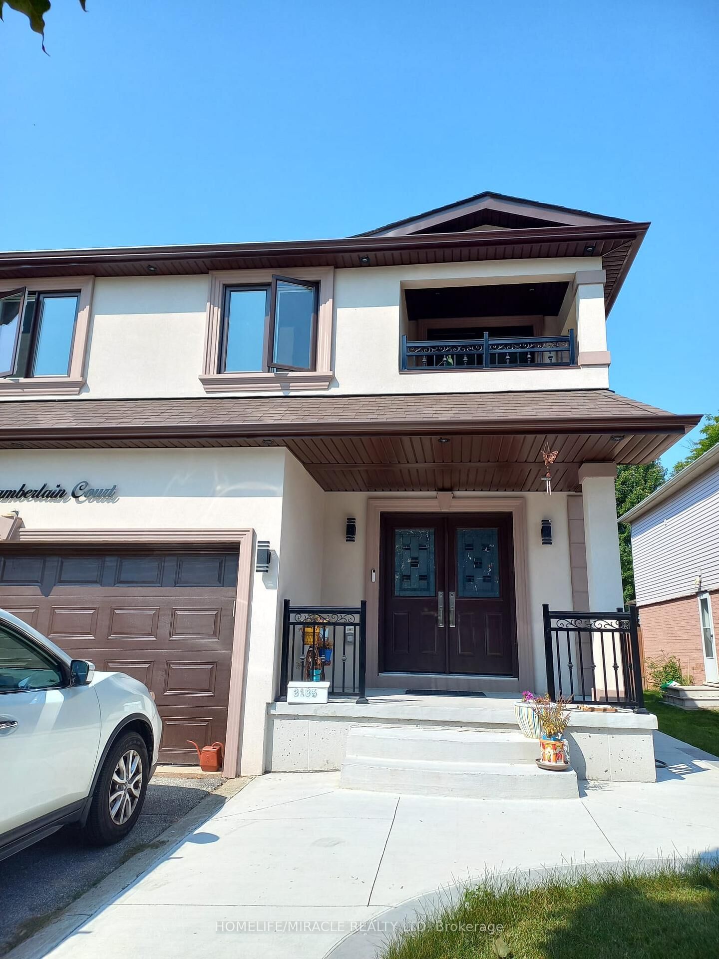 Property Photo:  3185 Chamberlain Court  ON L5N 3M2 