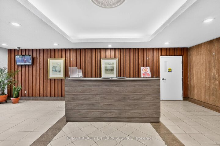 Property Photo:  50 Elm Drive E 610  ON L5A 3X2 