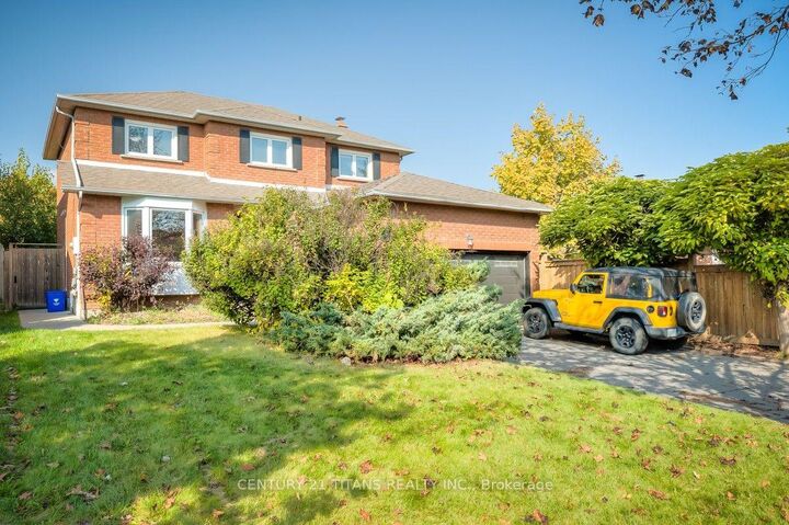 Property Photo:  20 Millstone Crescent  ON L1R 1T4 