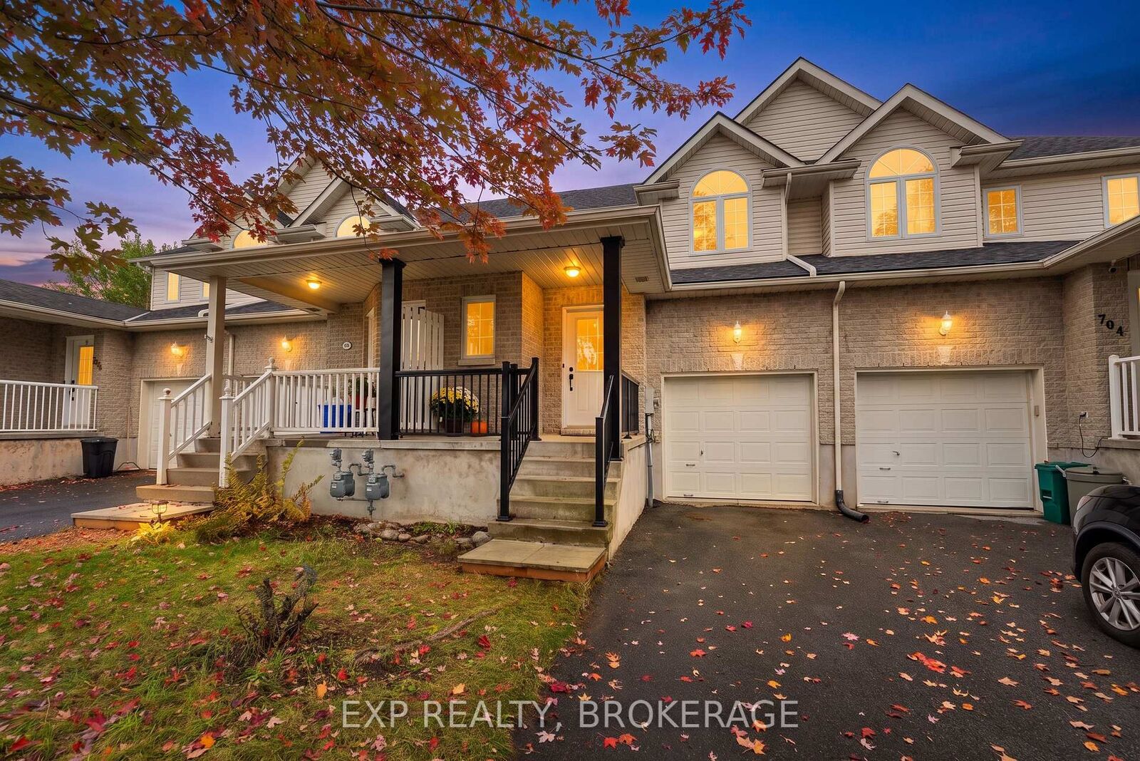 Property Photo:  702 Maclean Court  ON K7K 7L8 