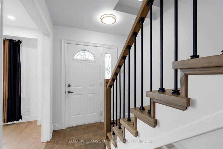 Property Photo:  49 Daphne Crescent Upper  ON L4M 2Y7 
