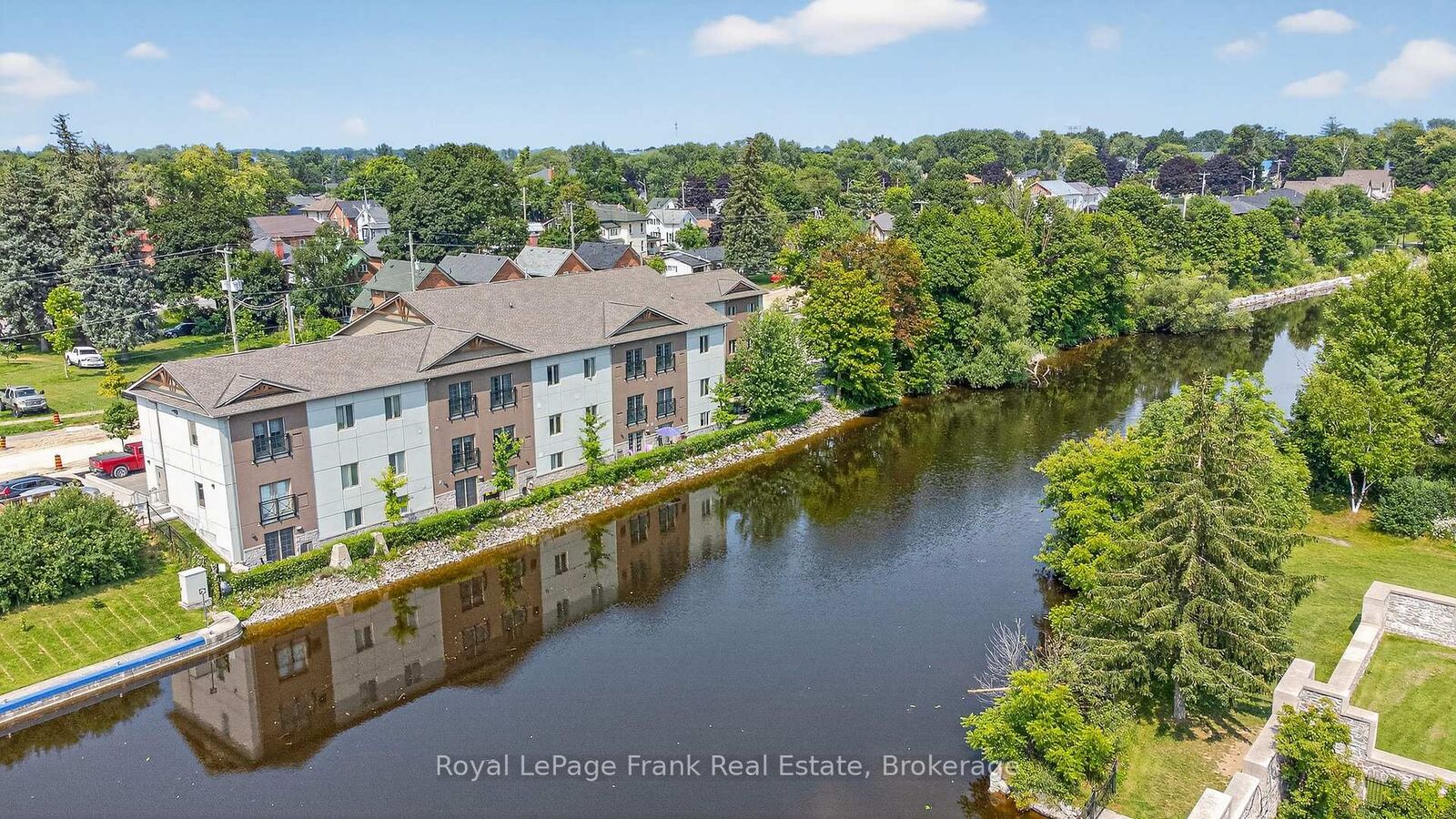 Property Photo:  25 King Street 103  ON K9V 1C7 