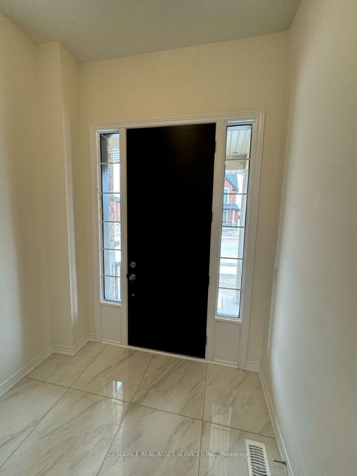 Property Photo:  10 Guernsey Drive  ON N2R 0S2 