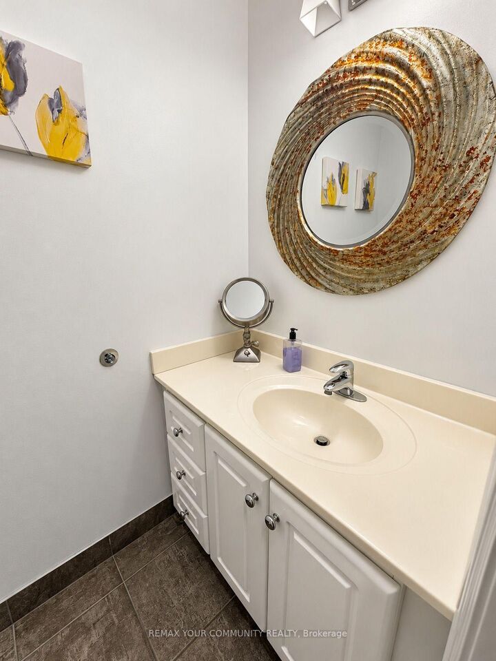 Property Photo:  18 Loggers N/A Basement  ON L3Y 4W1 