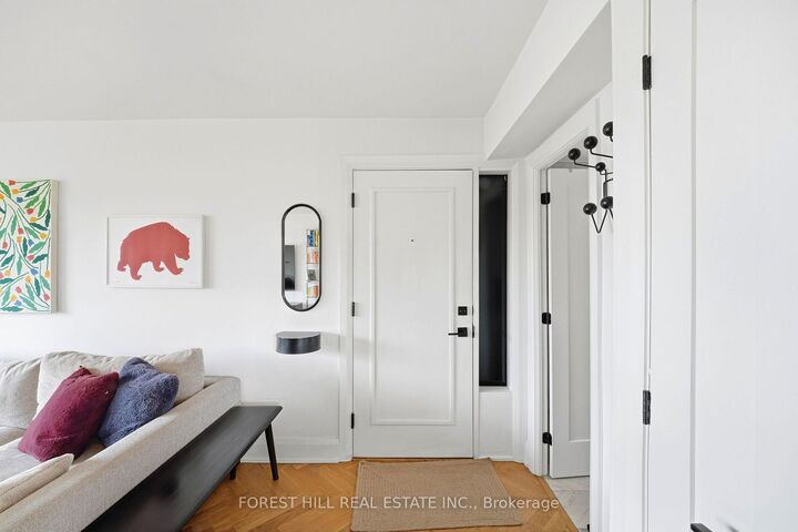 Property Photo:  660 Eglinton Avenue W 410  ON N4S 2S9 