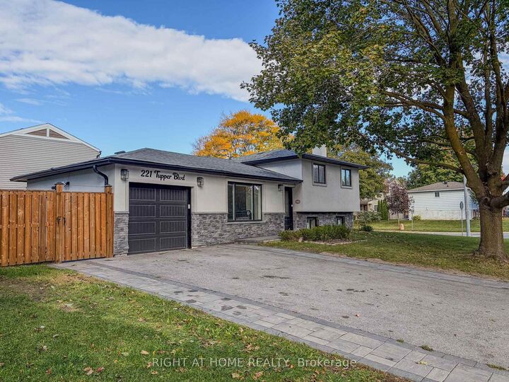 Property Photo:  221 Tupper Boulevard  ON L9R 1B5 