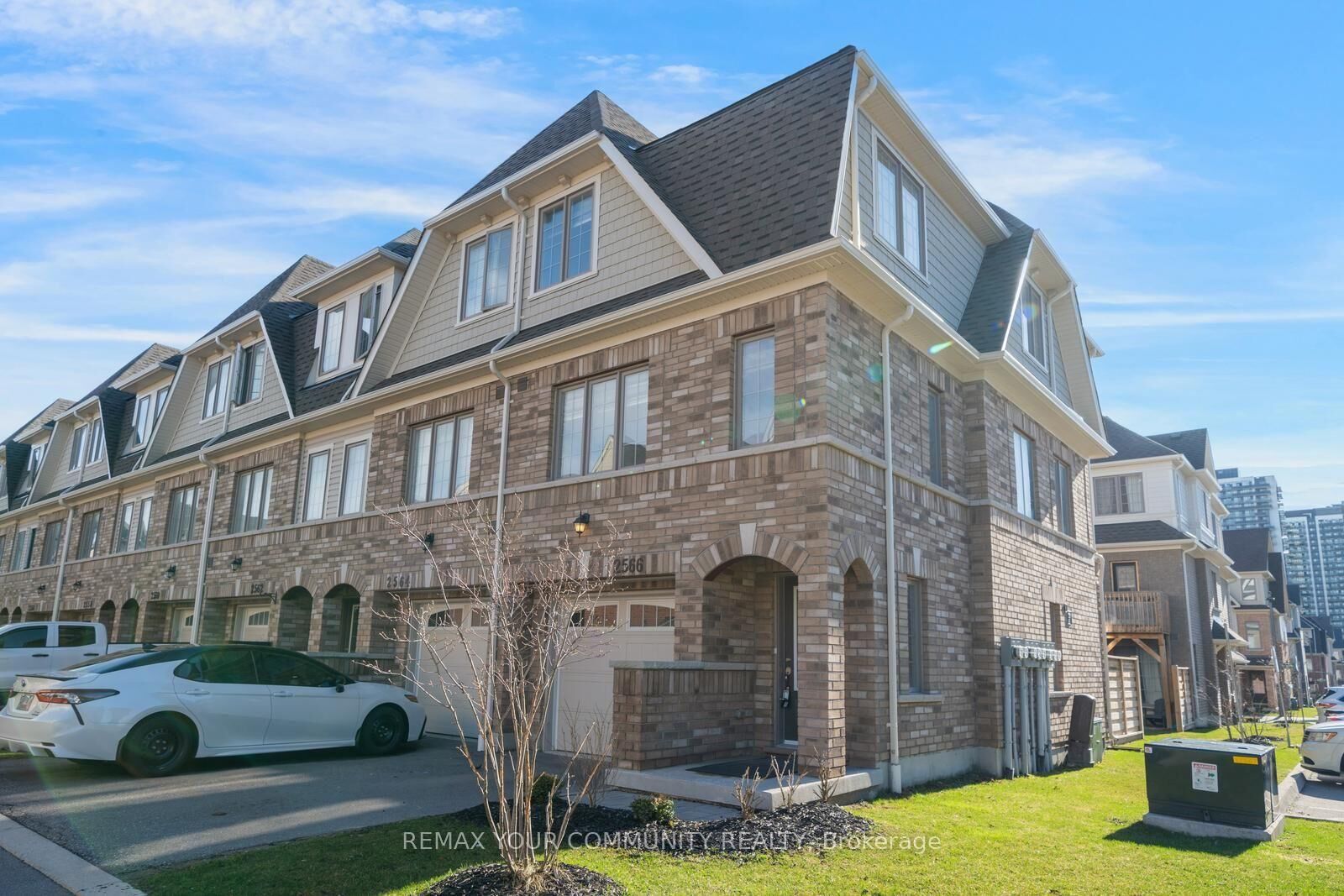 Property Photo:  2566 Mojave Path 137  ON L1L 0P9 