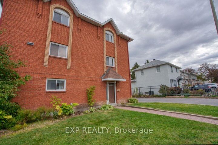 Property Photo:  815 A Maitland Avenue  ON K2A 2S2 
