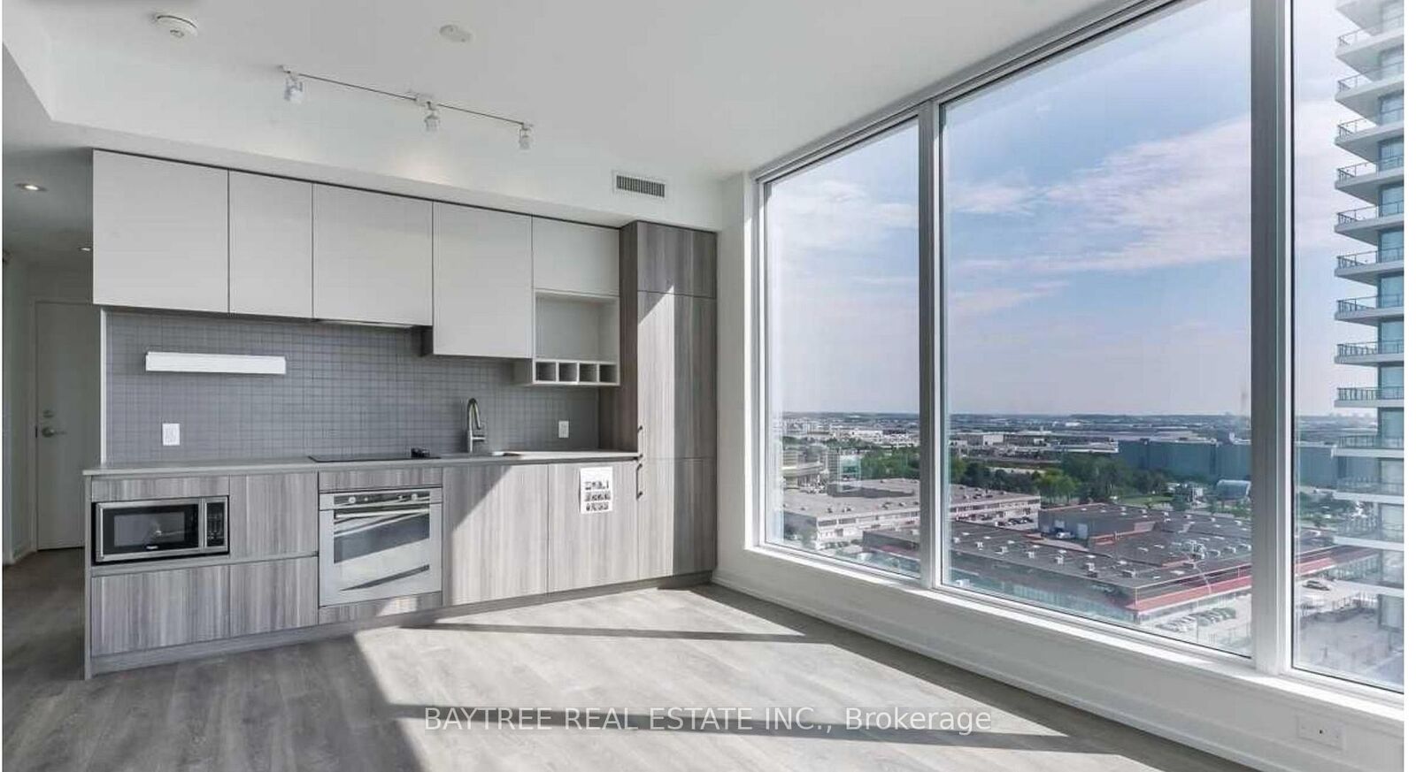 Property Photo:  898 Portage Parkway 2603  ON L4K 0J6 