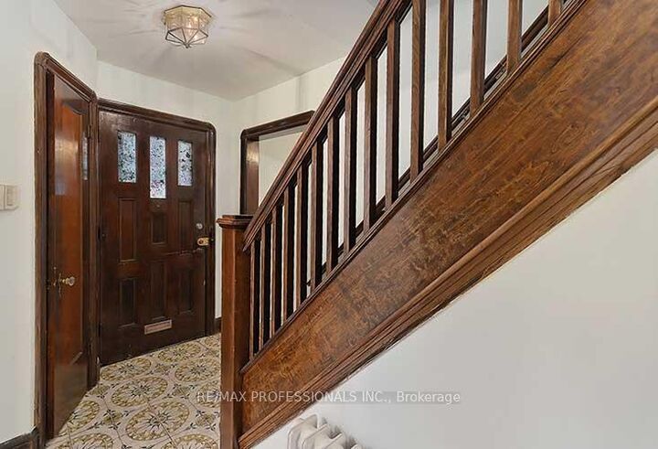 Property Photo:  103 Keele Street  ON M6P 2J8 
