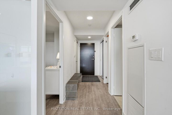Property Photo:  151 Dan Leckie Way N/A 858  ON M5V 4B2 