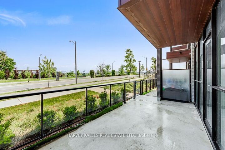 Property Photo: 60 George Butchart Drive 4 ON M3K 0E1