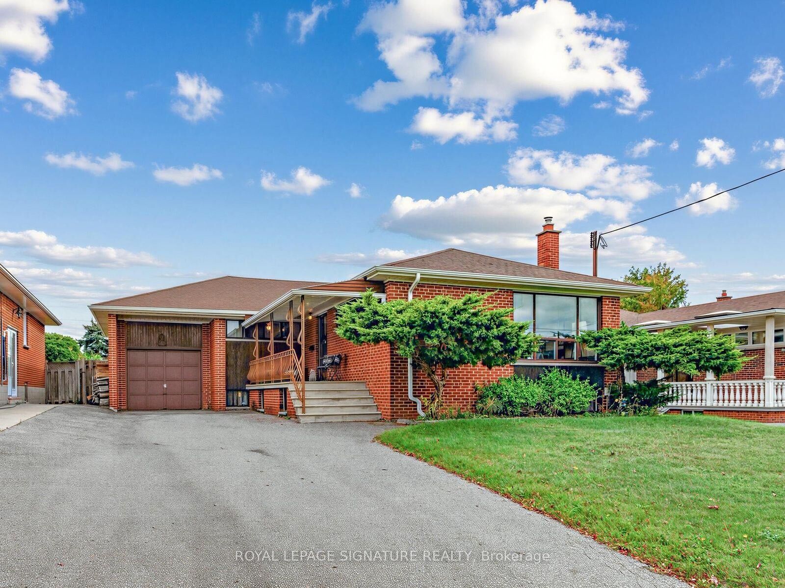 Property Photo:  31 Diana Drive  ON M3M 2W2 