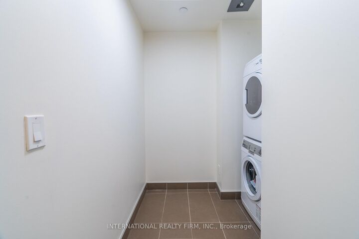 Property Photo:  1030 King Street W 517  ON M6K 0B4 