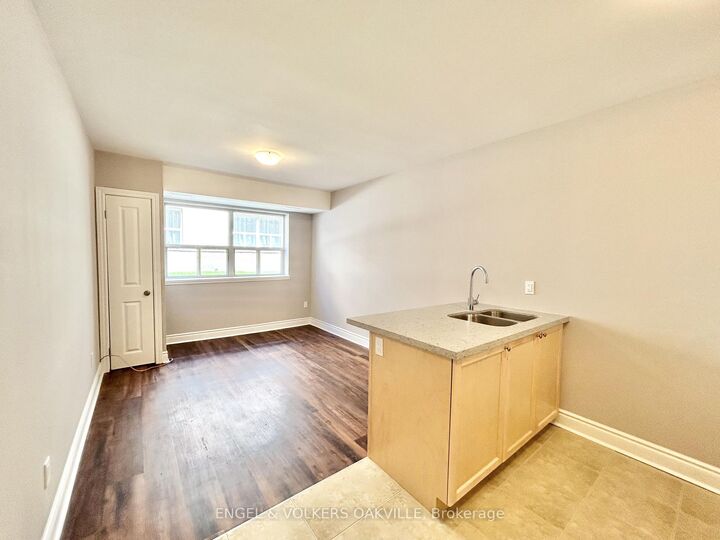 Property Photo:  9 Thirty Third Street 106  ON M8W 3G7 