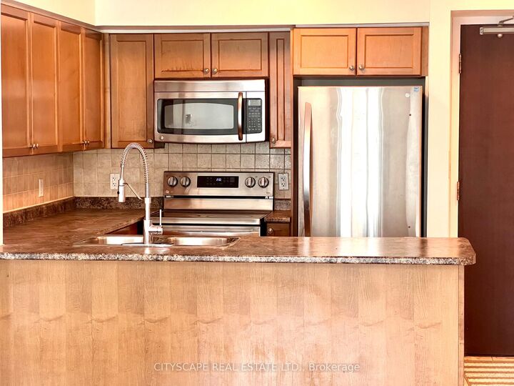 Property Photo:  335 Rathburn Road 1808  ON L5B 0C8 