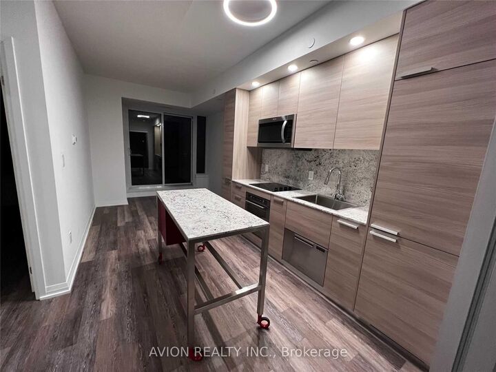 Property Photo:  75 Canterbury Place 517  ON M2N 0L2 