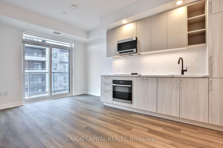 Property Photo:  5 Meadowdale Road 2407  ON L4K 0C7 