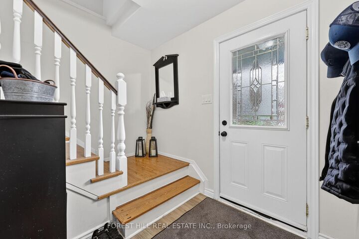 Property Photo:  172 Ellwood Drive E  ON L7E 1Z1 