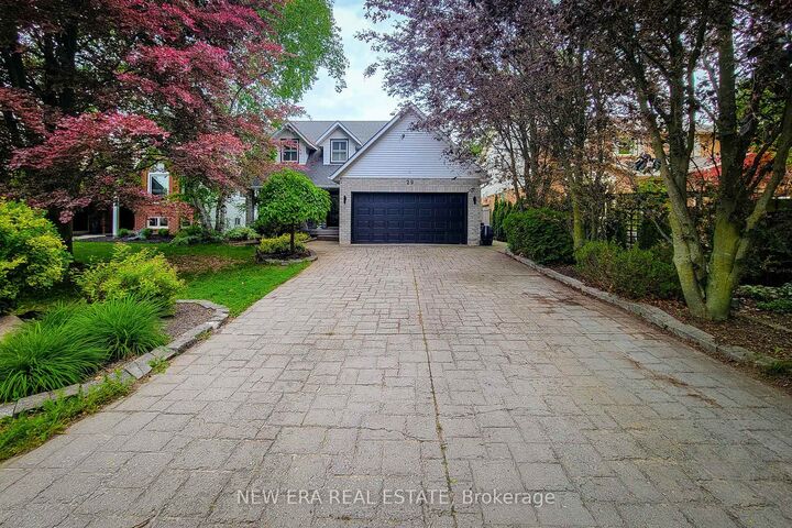Property Photo:  29 Woodside Square  ON L3E 0M7 