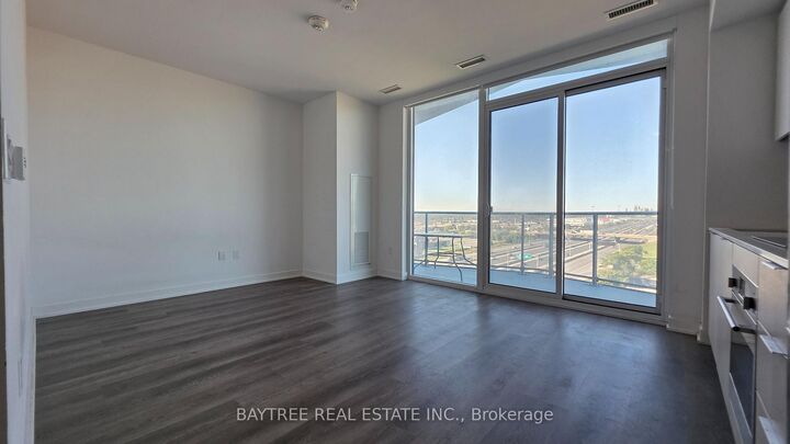 Property Photo:  36 Zorra Street 910  ON M8Z 0G5 