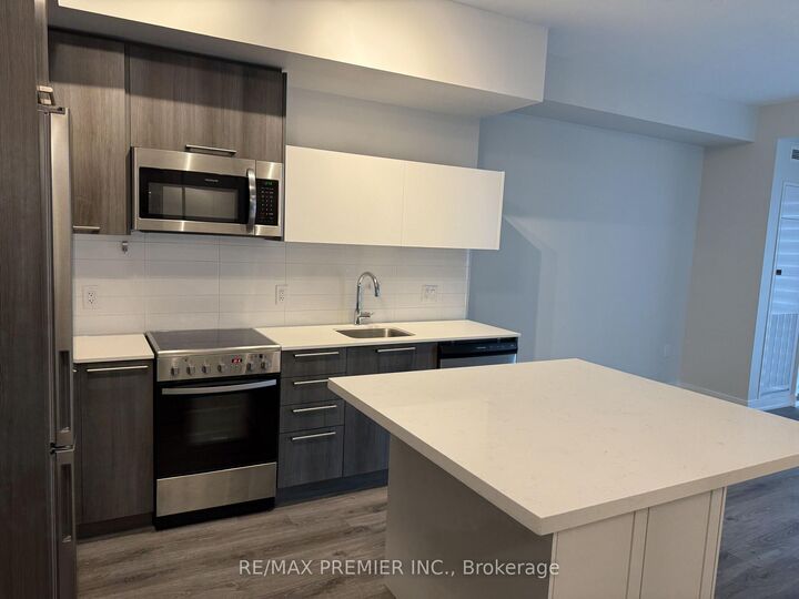 Property Photo:  25 Neighbourhood Lane 302  ON M8Y 0C4 