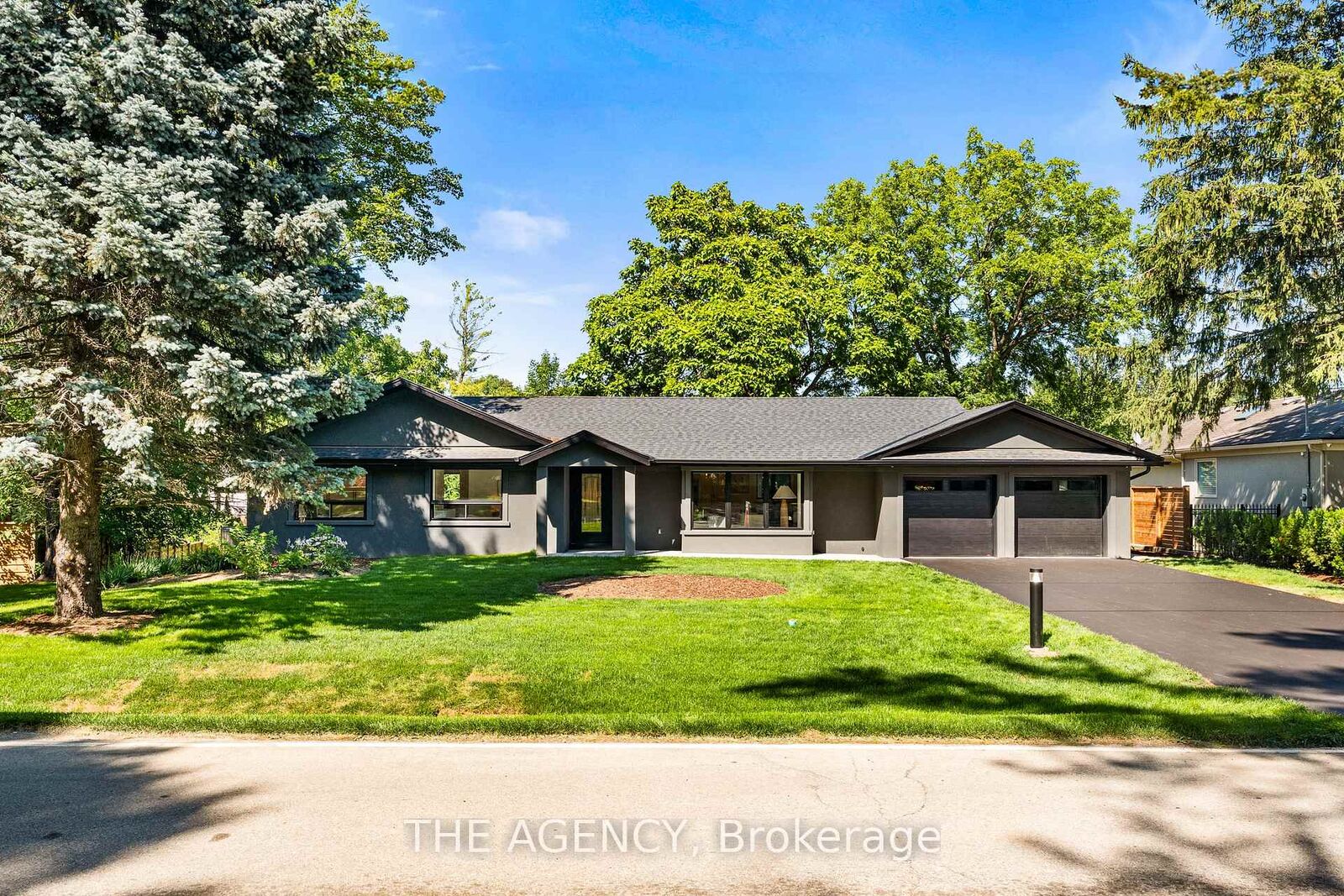 Property Photo:  201 Trelawn Avenue  ON L6J 4R3 