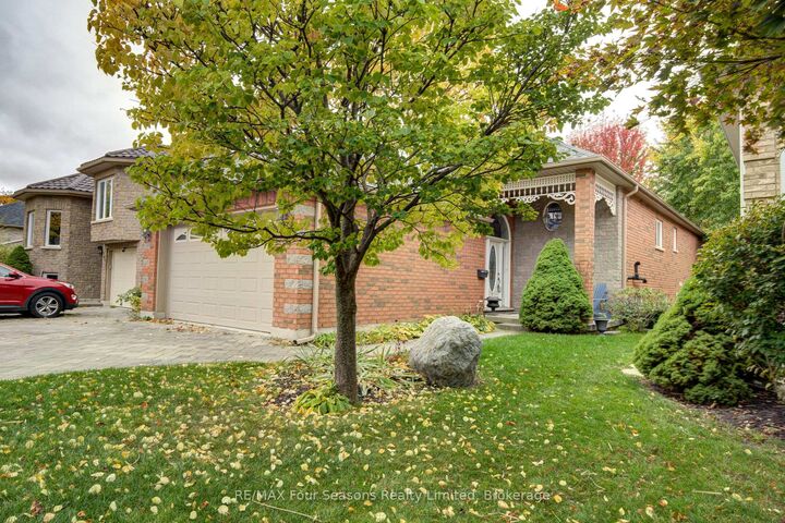 Property Photo:  205 Bryan Drive  ON L9Y 5J3 