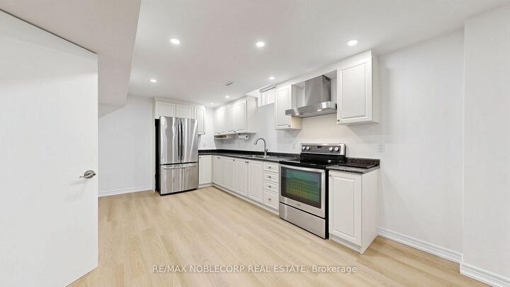 Property Photo:  103 Longhouse Street Lower  ON L4L 8E7 