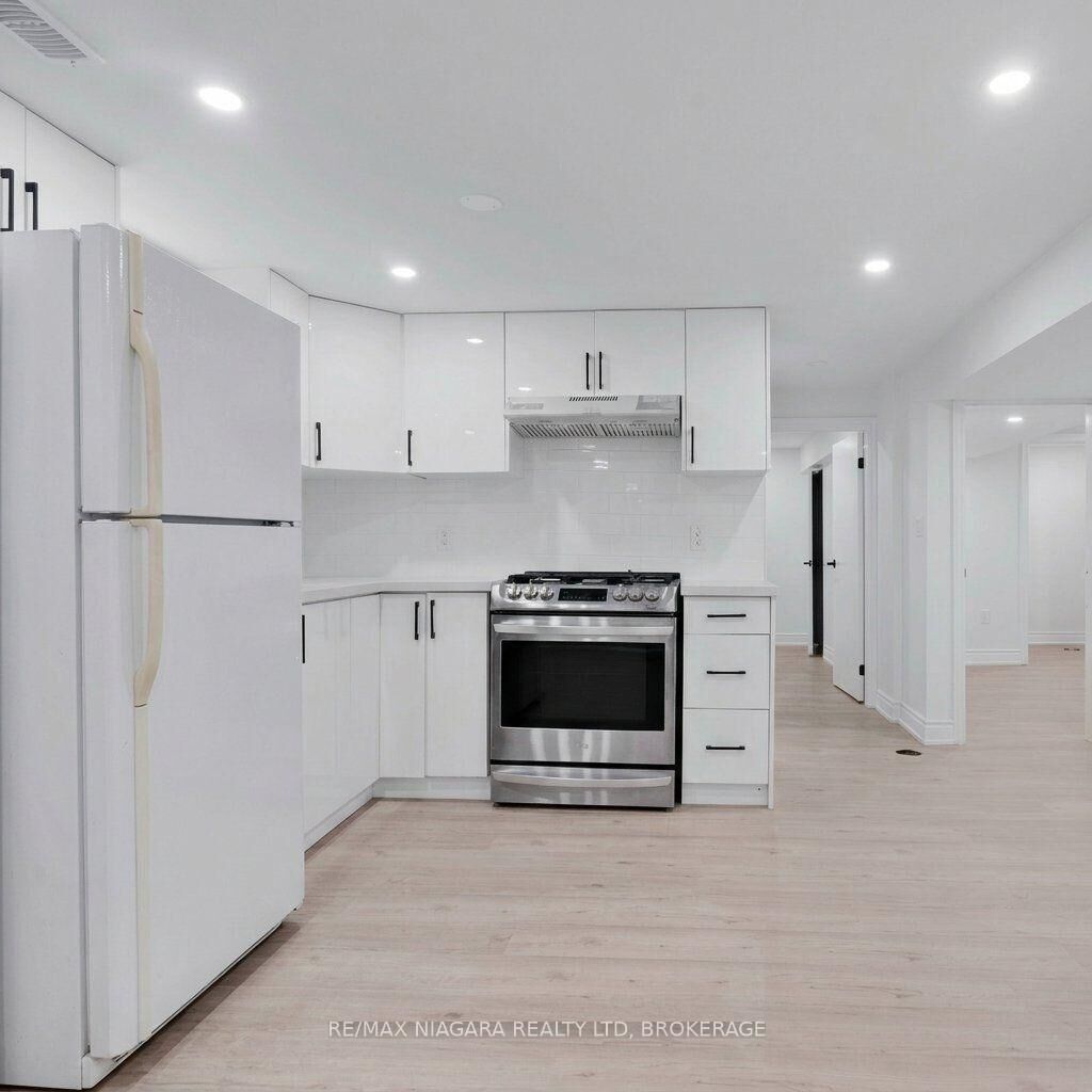 Property Photo:  210 Mackan Street Lower Unit  ON L2V 1G7 