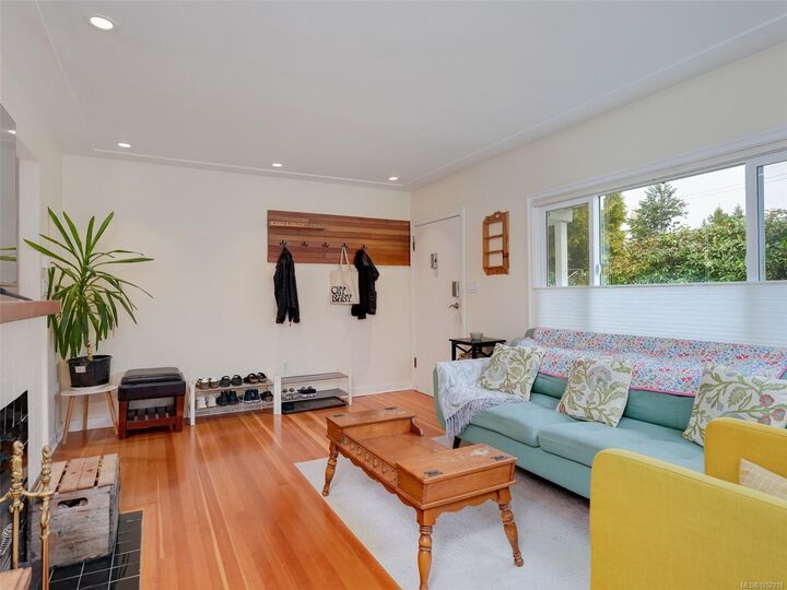 Property Photo:  4012 Raymond St N  BC V8Z 4K8 