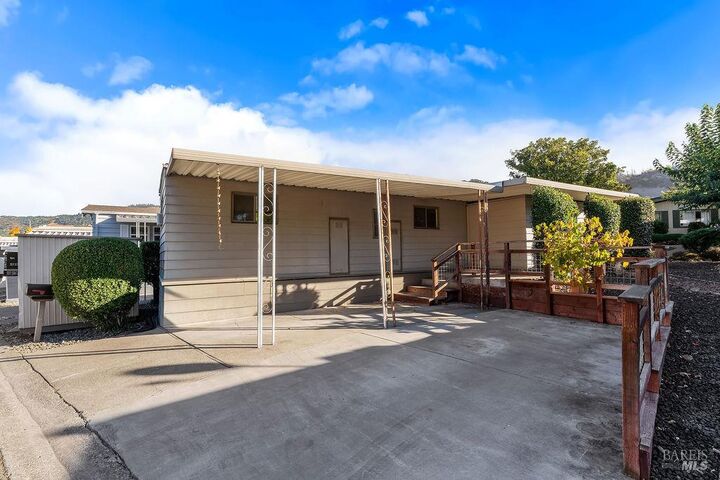 Property Photo: 42 Shadyleaf Court CA 95405