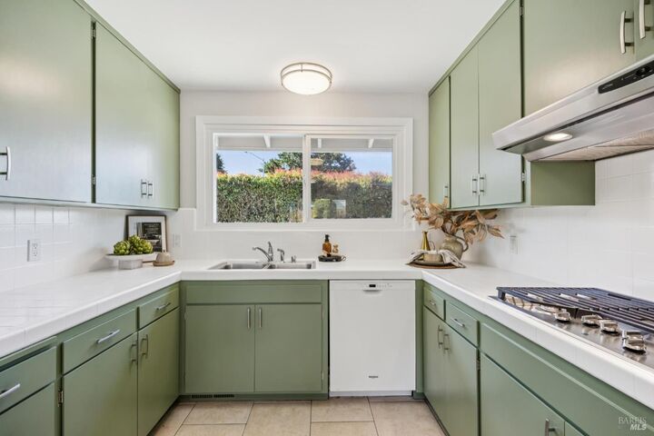 Property Photo:  893 Tiburon Boulevard  CA 94920 