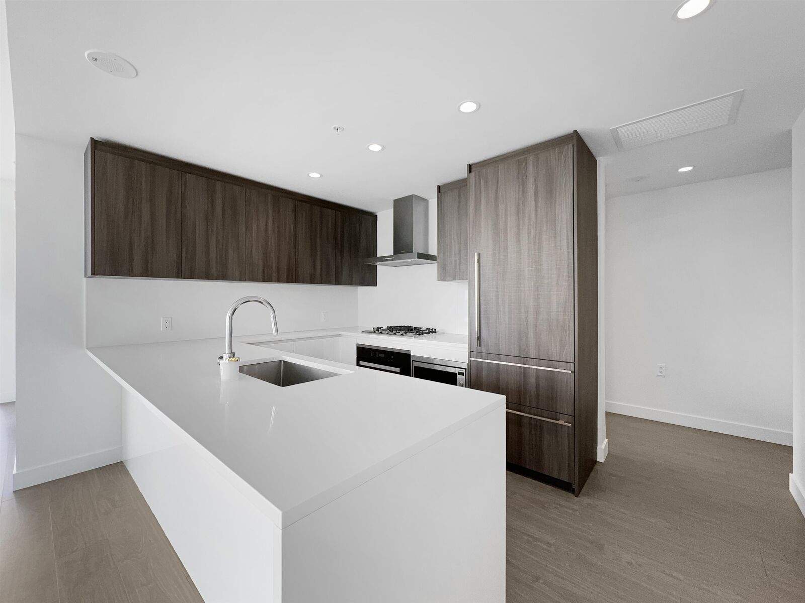 Property Photo:  6320 No 3 Road 11xx  BC V6Y 0L5 