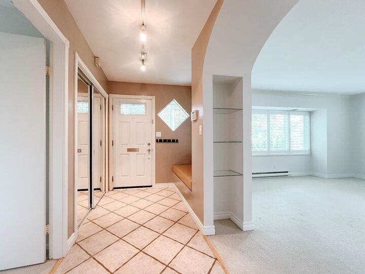 Property Photo:  