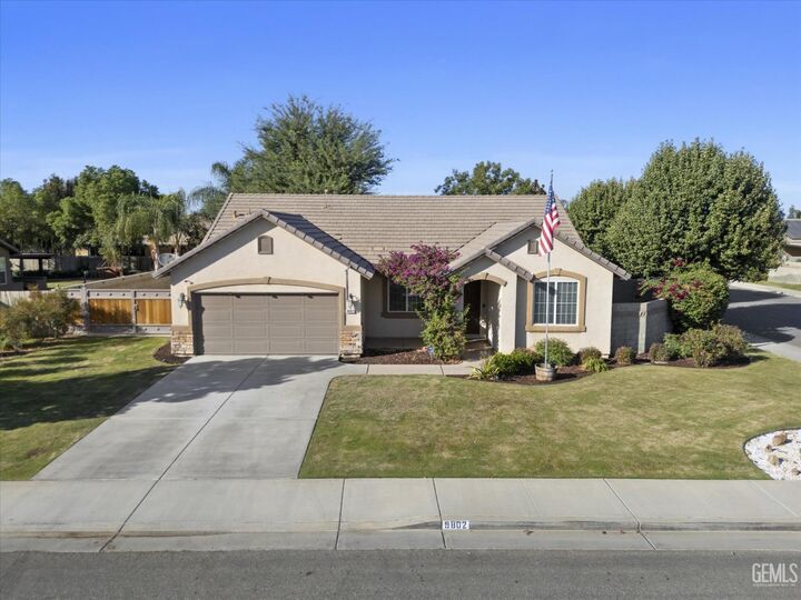 Property Photo: 9802 Swansboro Way CA 93314