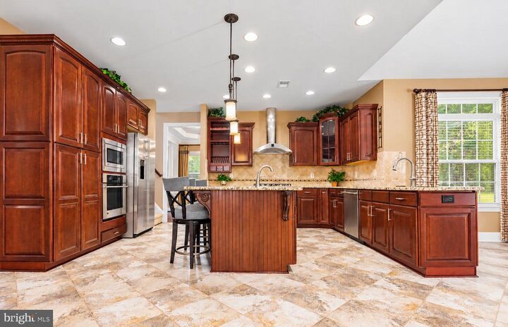 Property Photo: 6100 Black Oak Court VA 22407