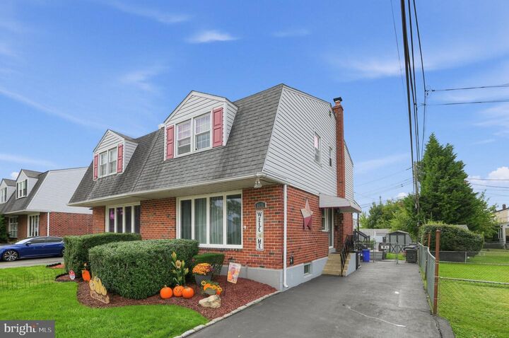 Property Photo:  2626 Crozer Street  PA 19015 