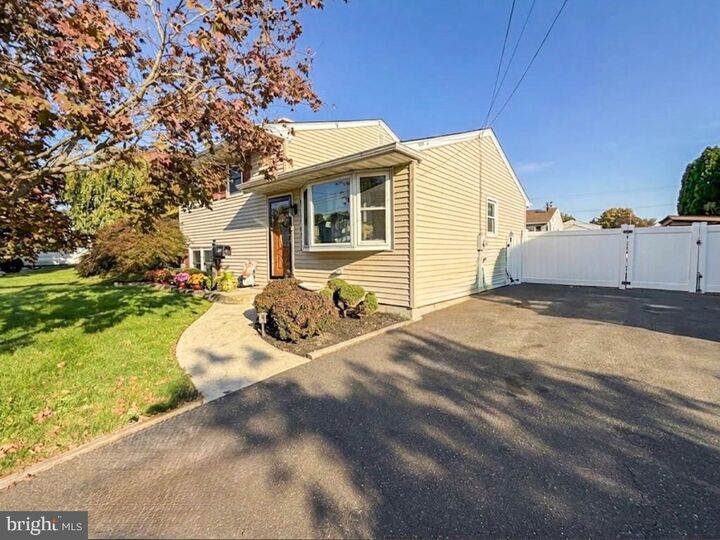 Property Photo:  3115 Essington Way  PA 19020 