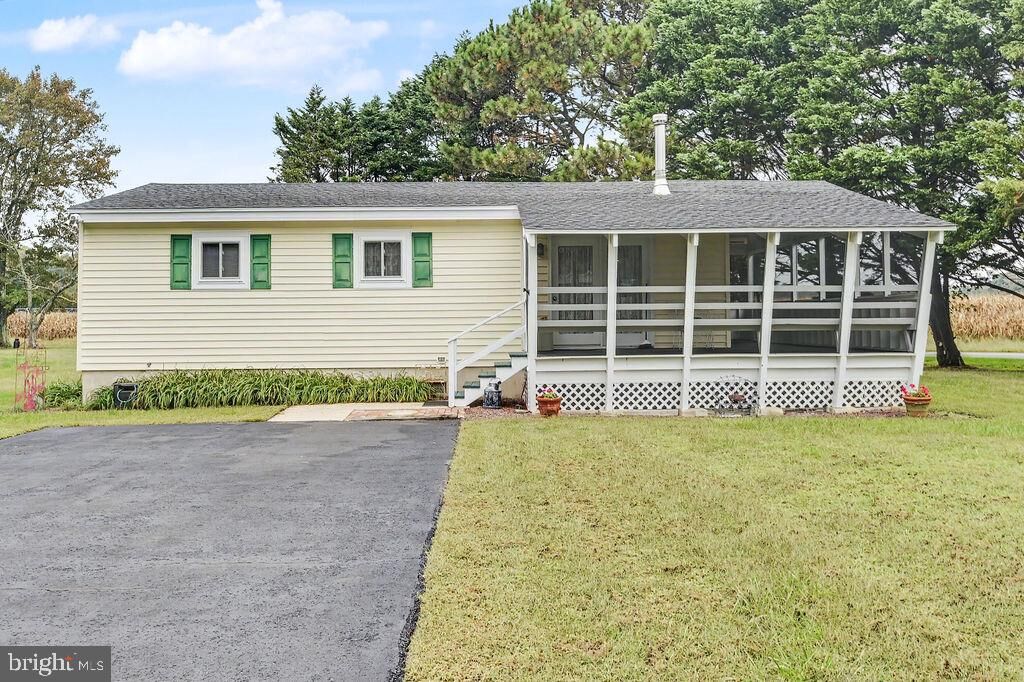 Property Photo: 31303 W Ocean Drive DE 19939