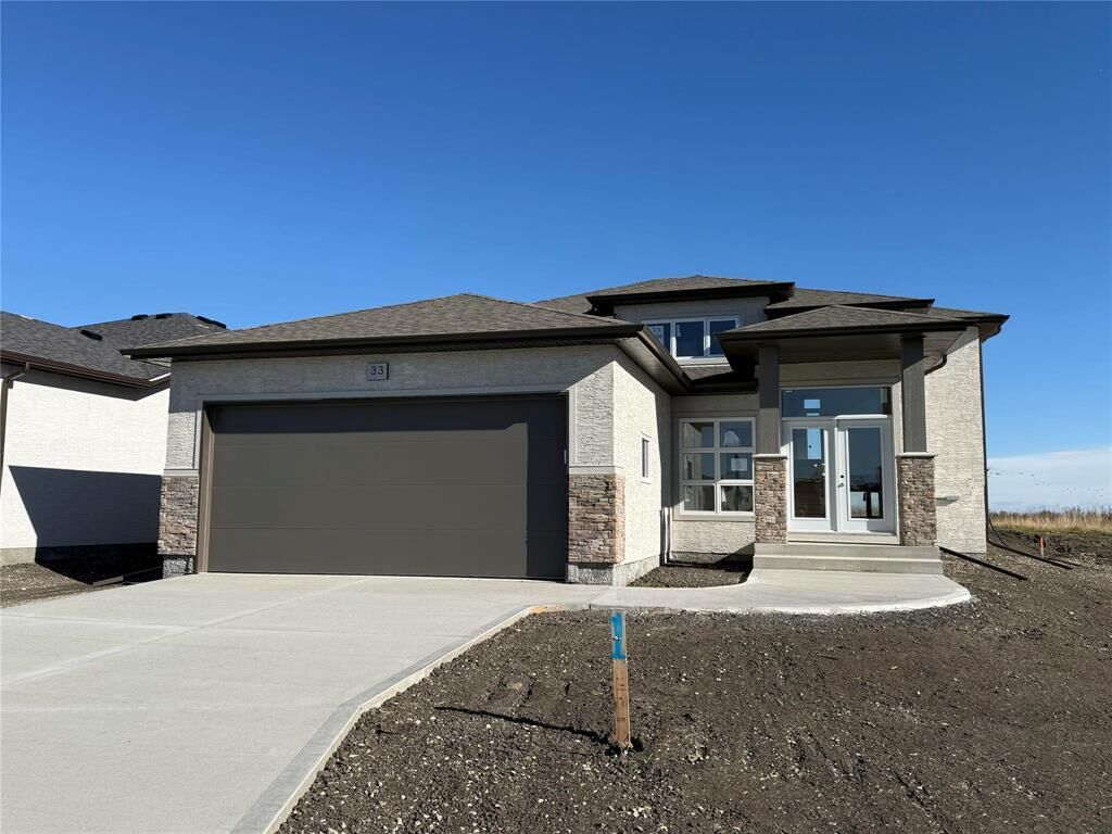 Property Photo:  33 Parkrose Place  MB R5A 0B4 